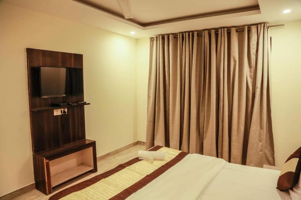 Hotel Samara Kingdom Near Delhi Airport New Delhi Exterior photo